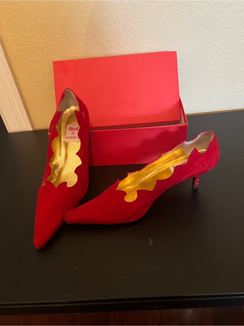 Ramon Tenza Red Suede Scallop-Edge Kitten Heel Pumps
